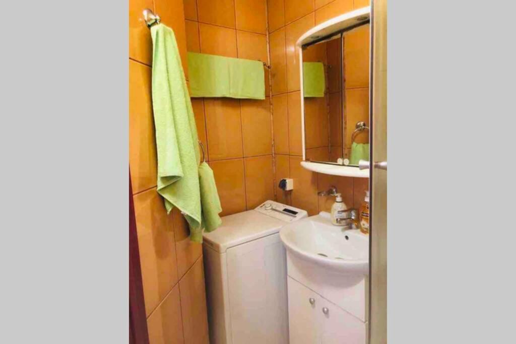 Super Central - Lovely One-Bedroom Apartment On Victoriei Avenue Bukarest Exterior foto