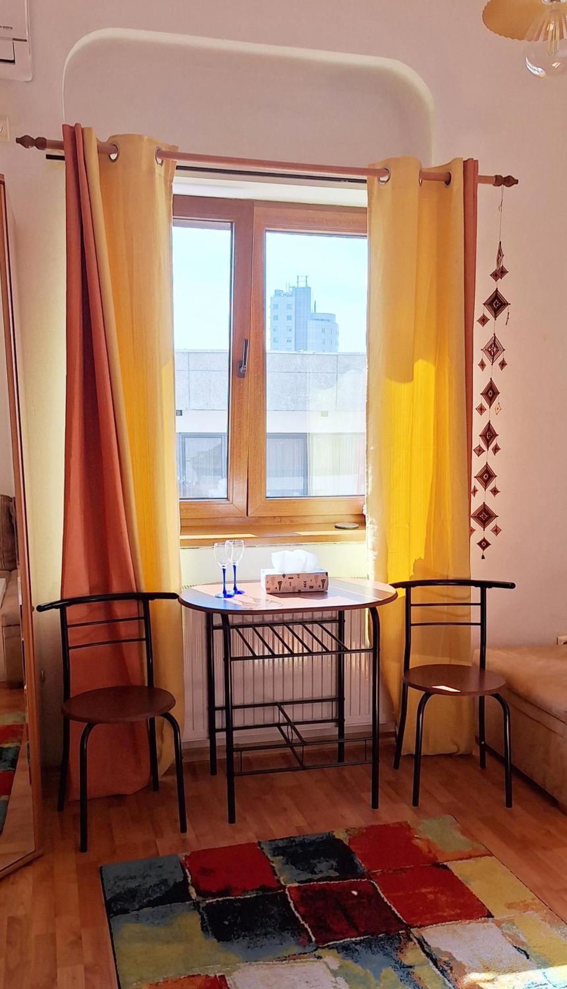 Super Central - Lovely One-Bedroom Apartment On Victoriei Avenue Bukarest Exterior foto